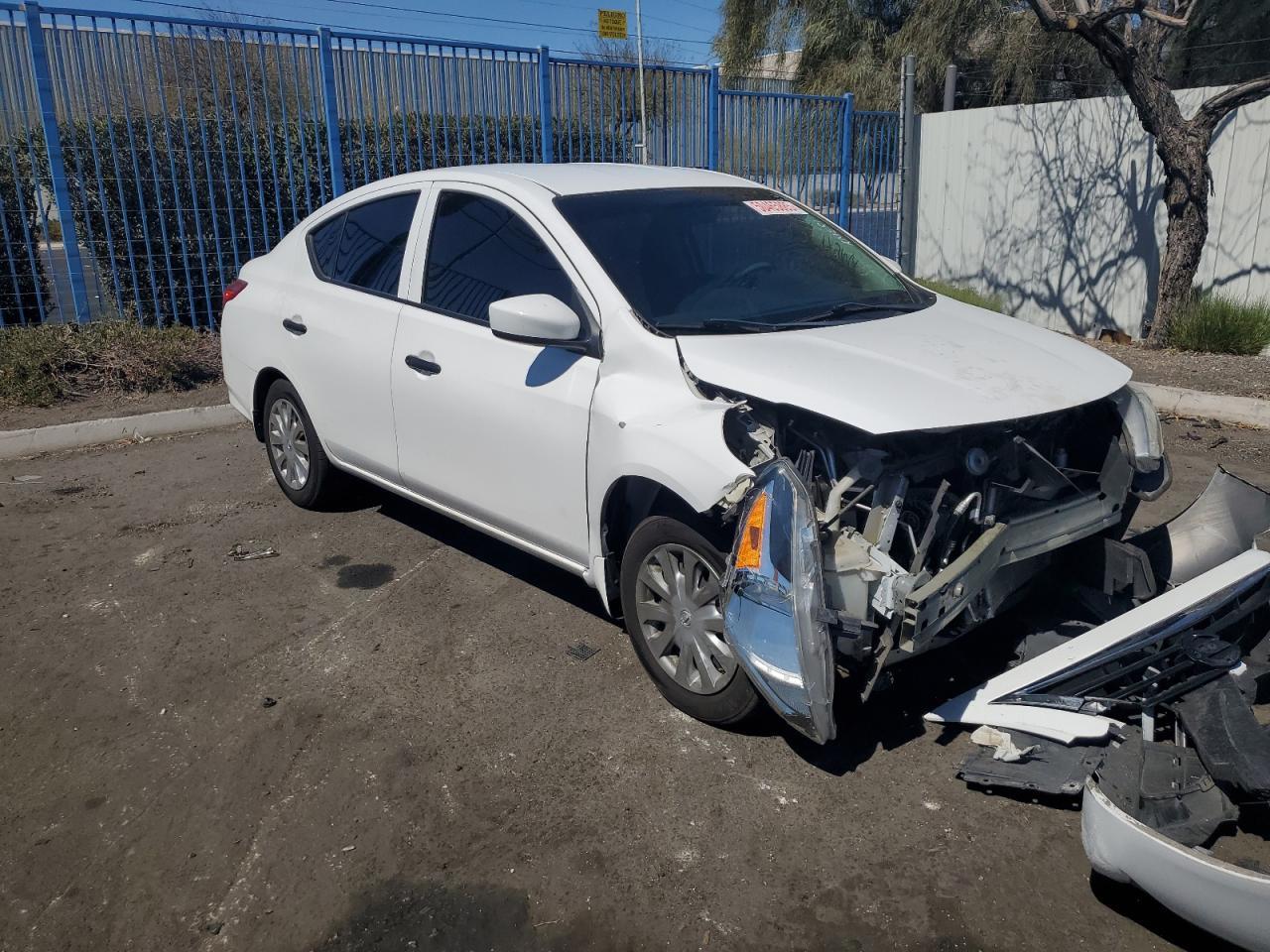 2017 NISSAN VERSA
