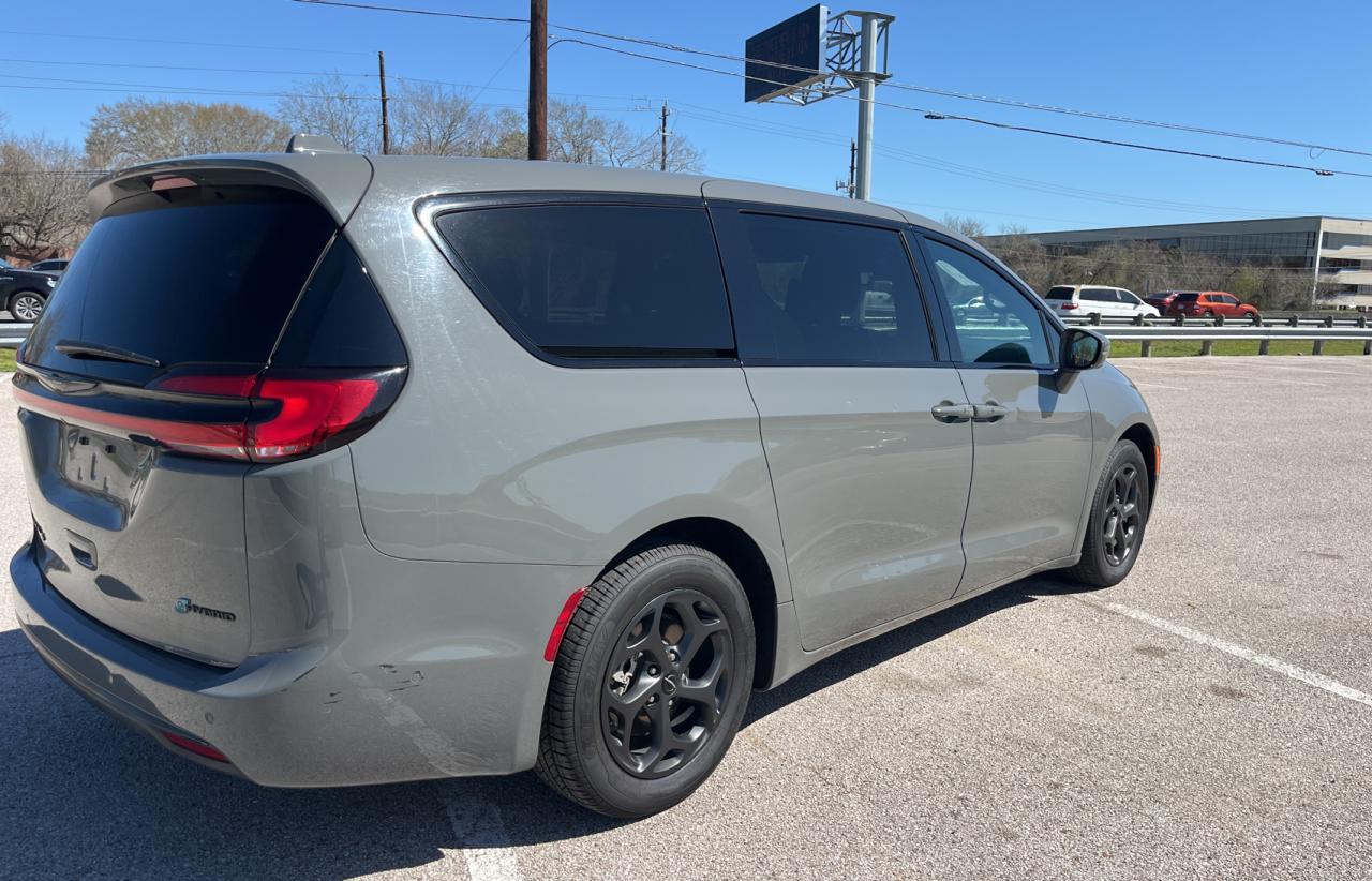 2022 CHRYSLER Pacifica