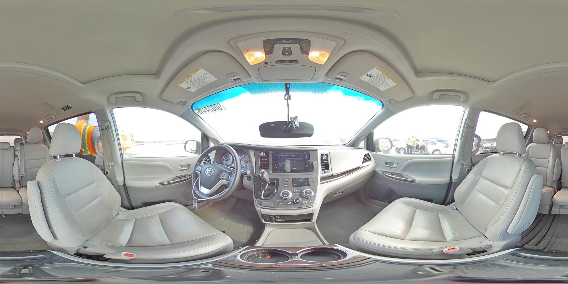 2017 TOYOTA SIENNA
