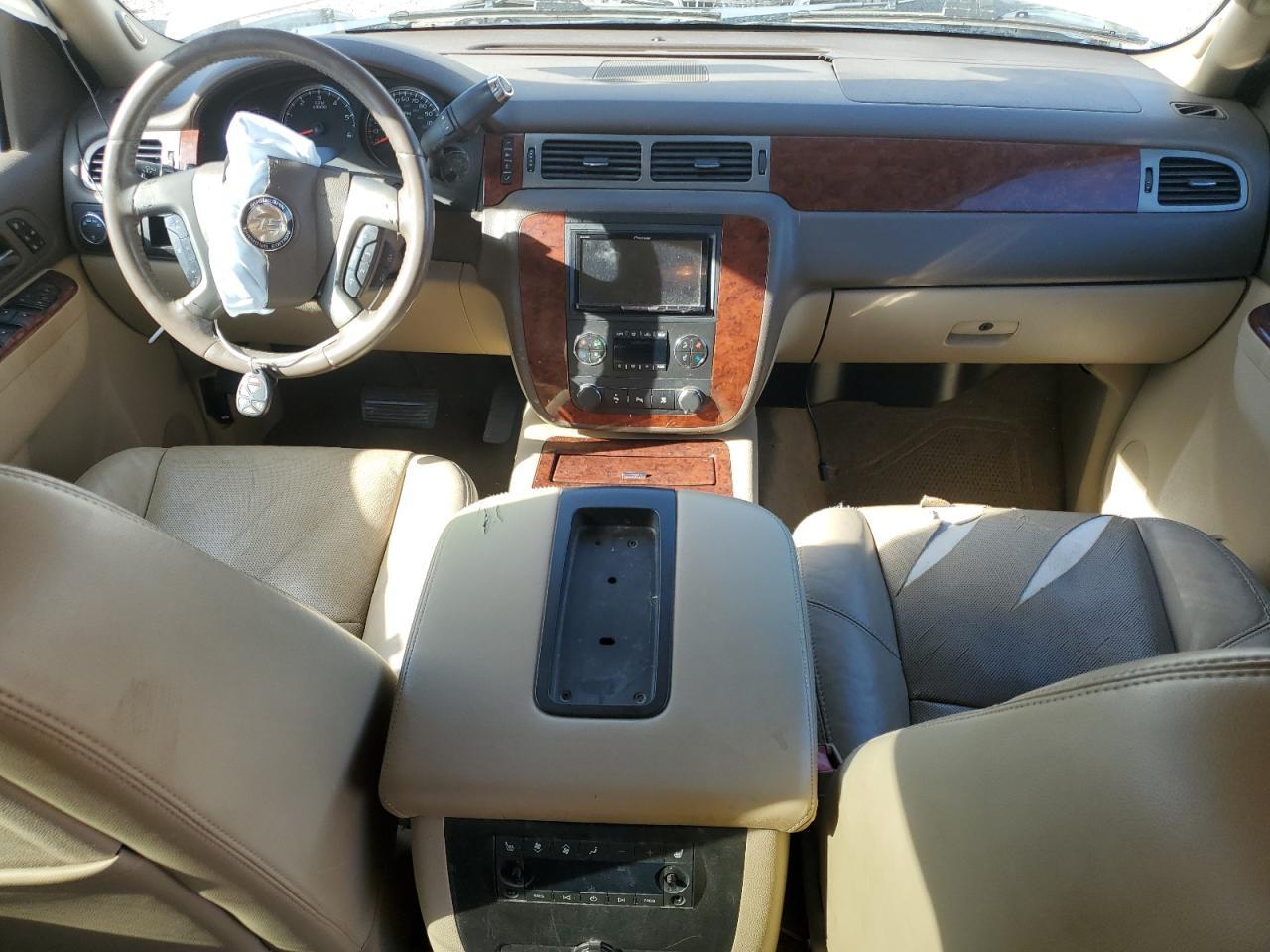 2010 CHEVROLET Suburban