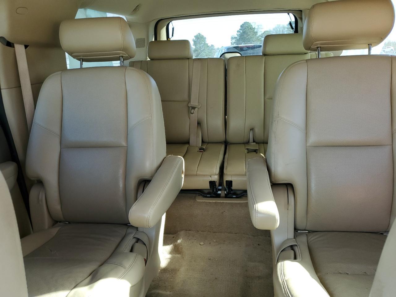 2010 CHEVROLET Suburban