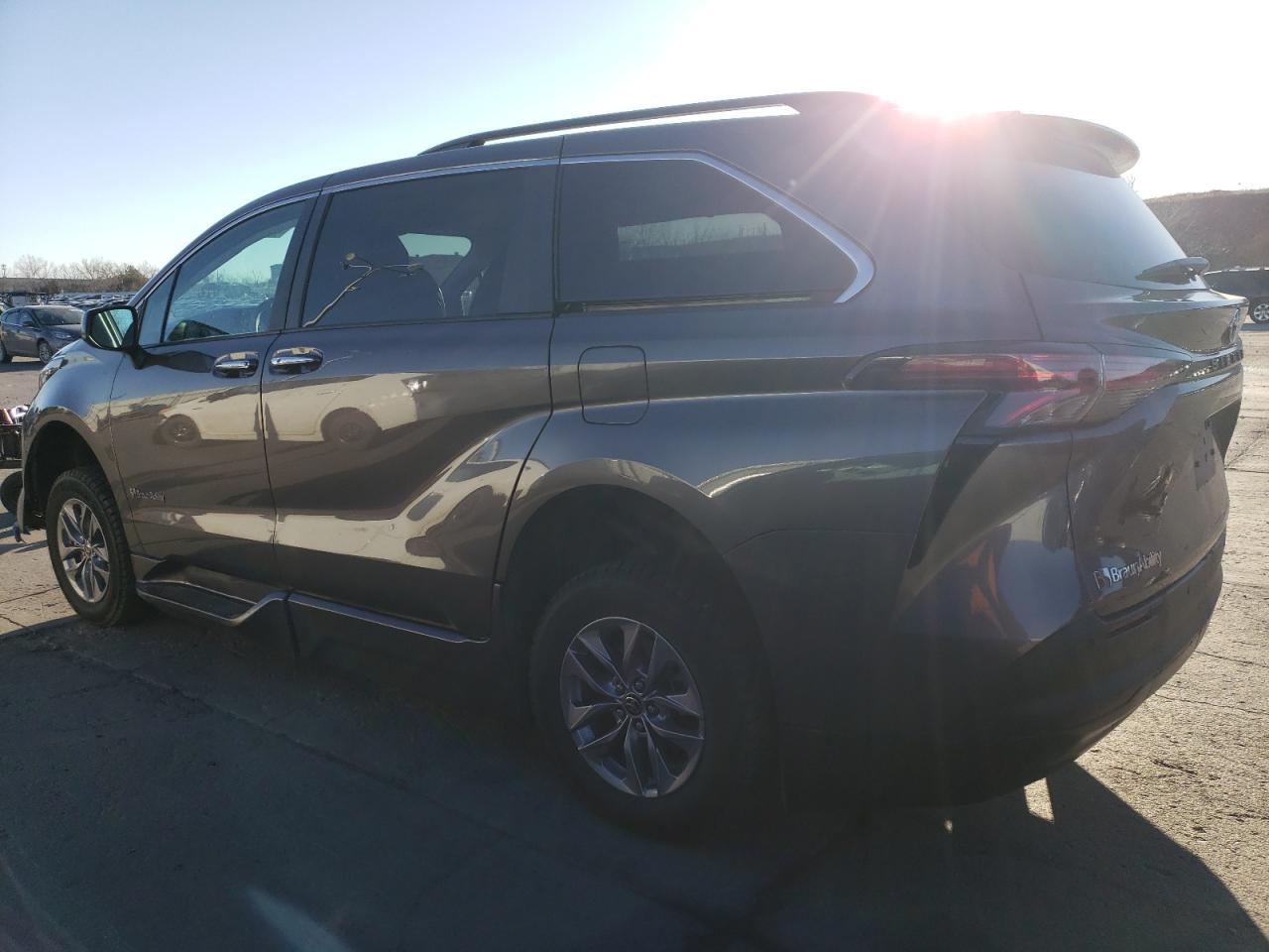 2022 TOYOTA SIENNA