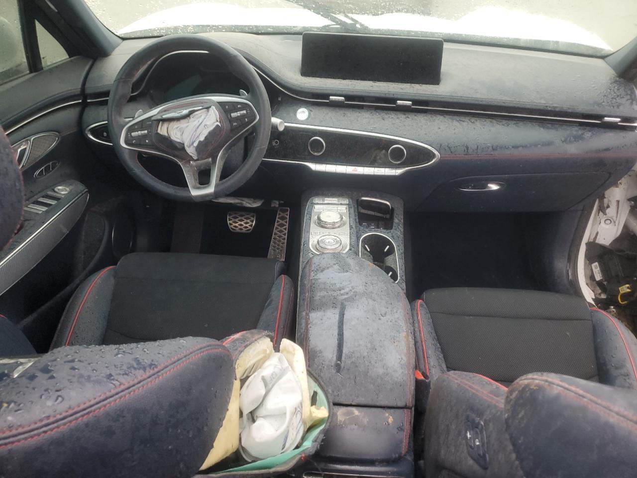 2023 GENESIS GV70