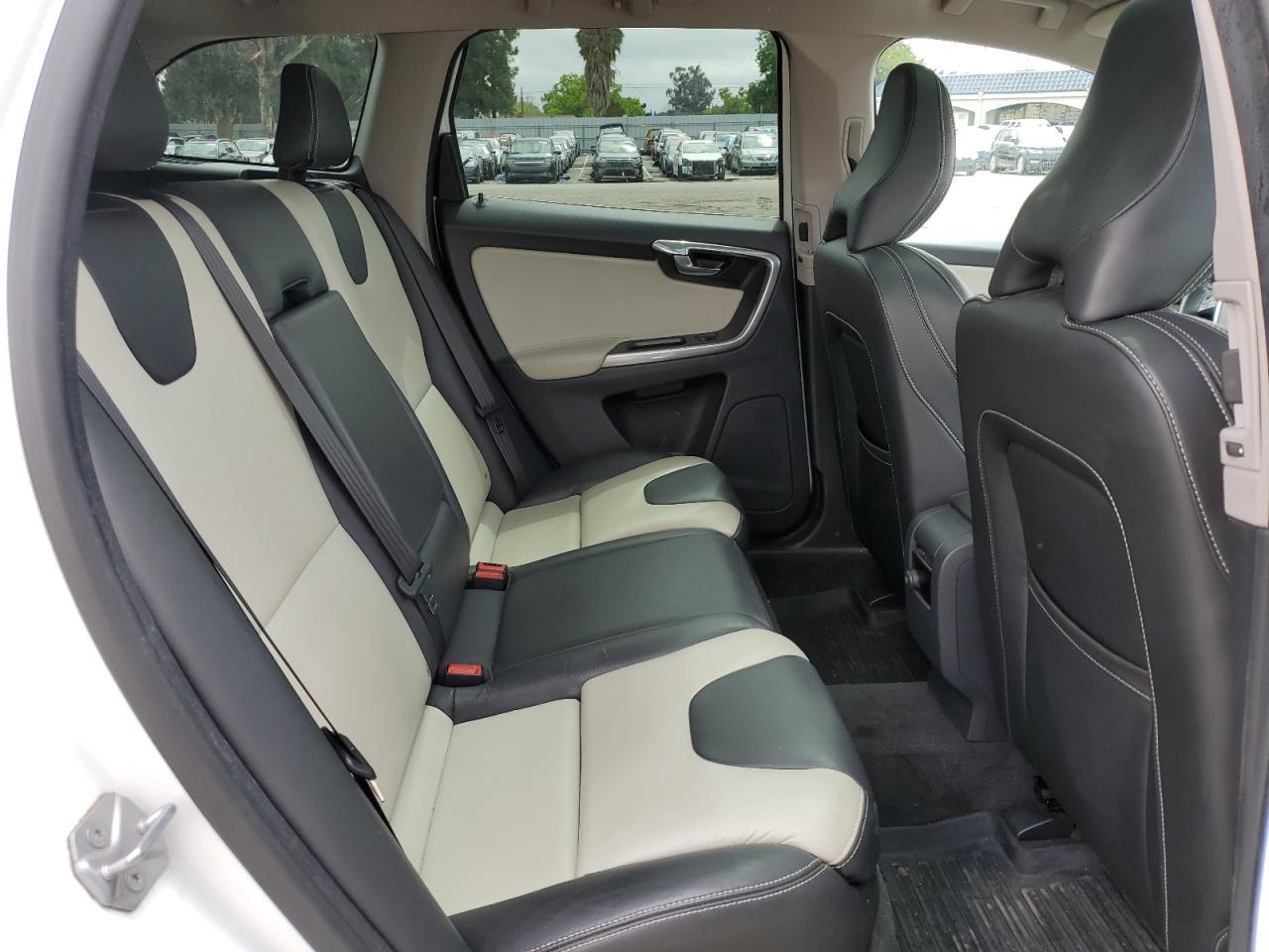 2017 VOLVO XC60
