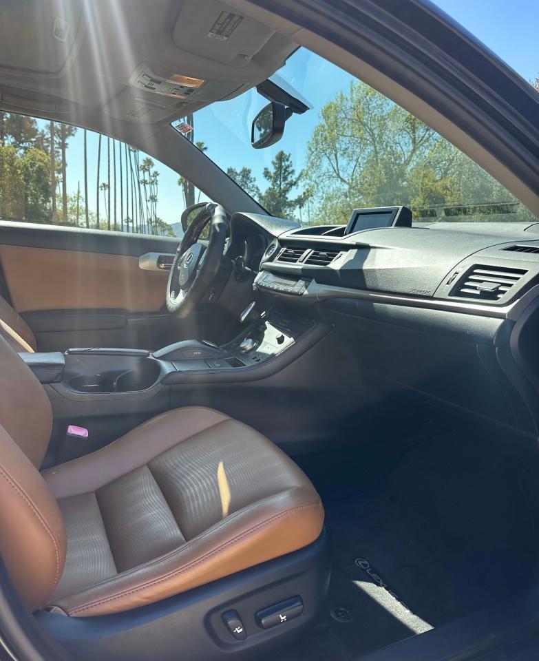 2013 LEXUS CT 200