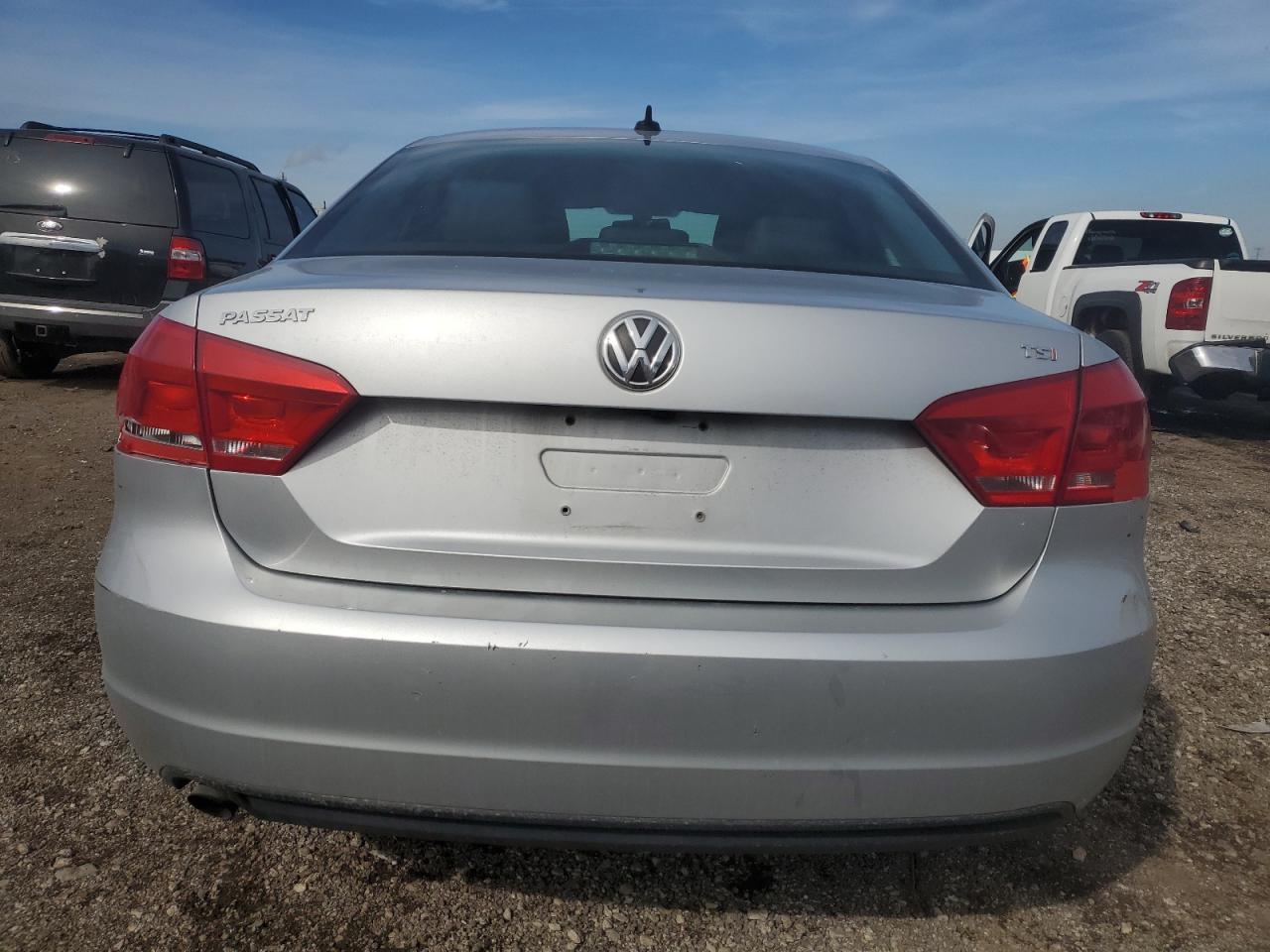 2015 VOLKSWAGEN Passat