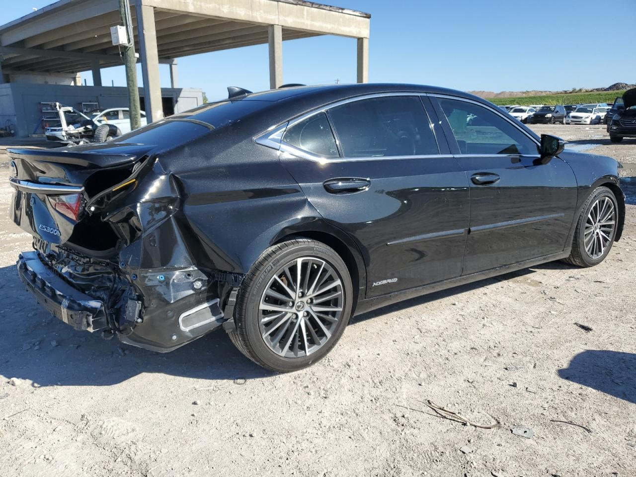 2022 LEXUS ES 300H