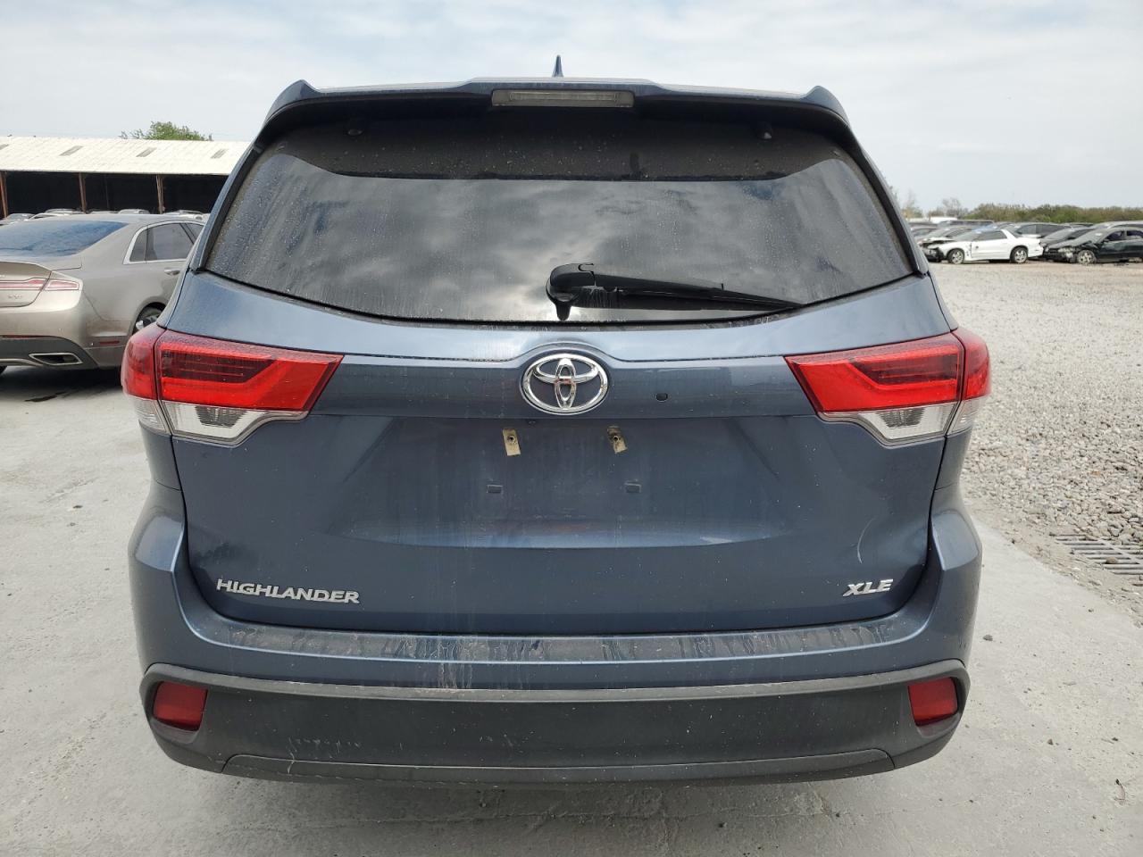 2018 TOYOTA HIGHLANDER