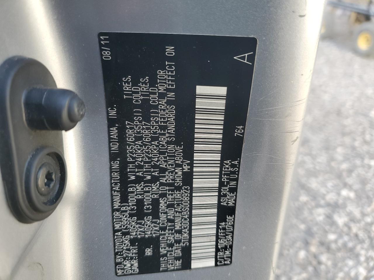 2011 TOYOTA SIENNA