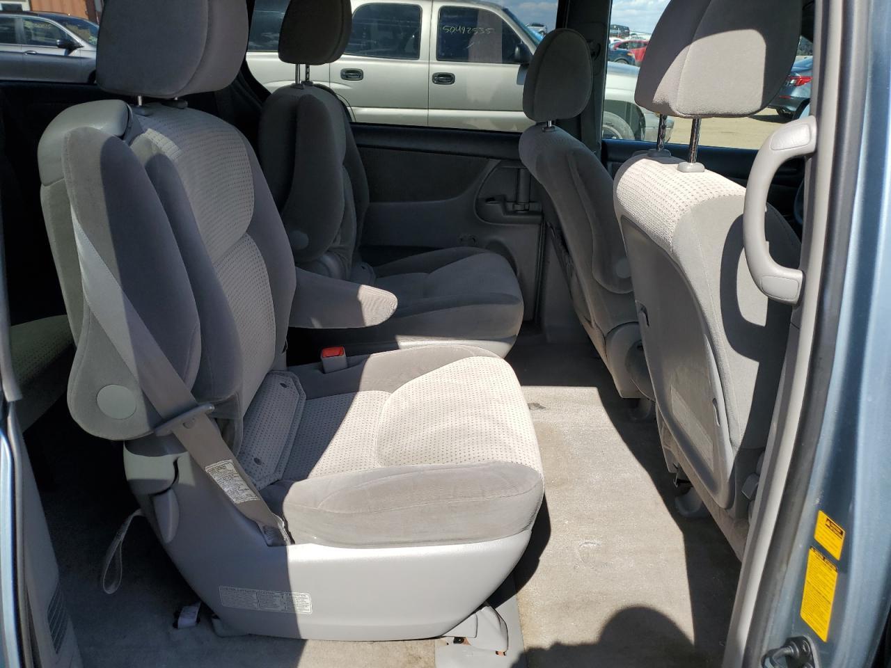 2009 TOYOTA SIENNA