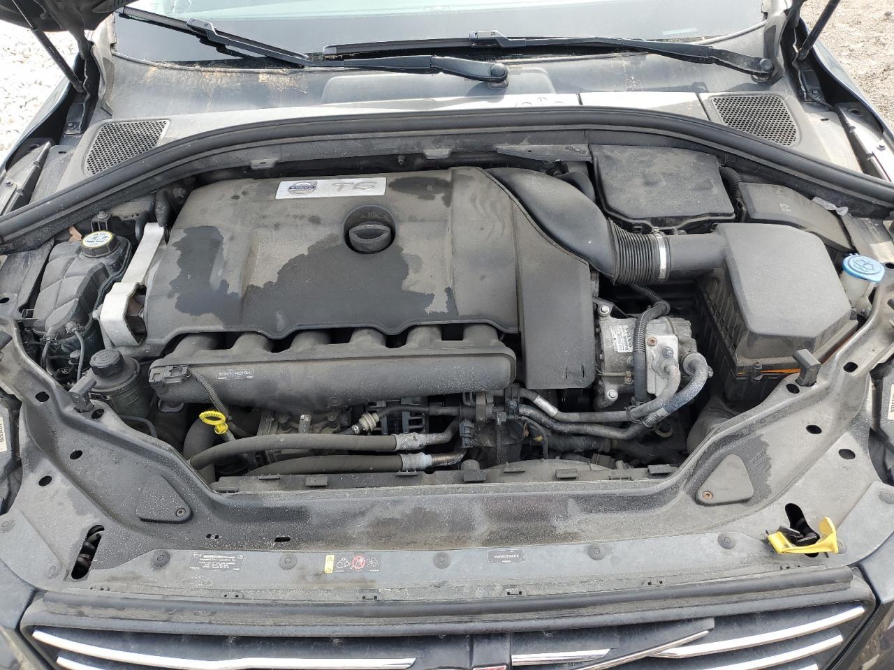 2015 VOLVO XC60
