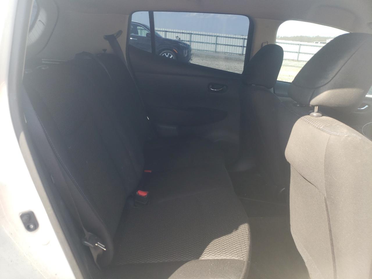 2015 NISSAN LEAF