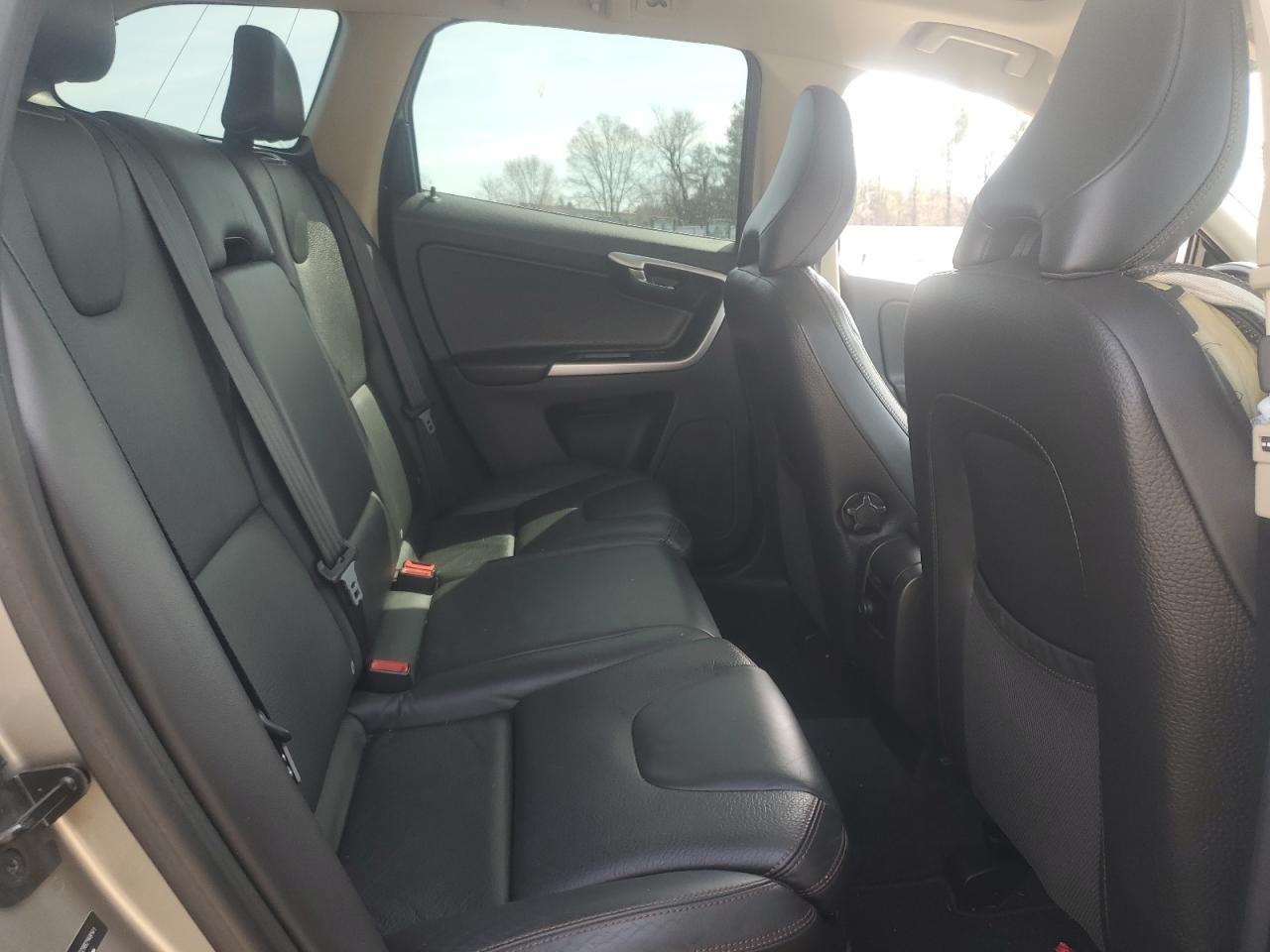 2011 VOLVO XC60