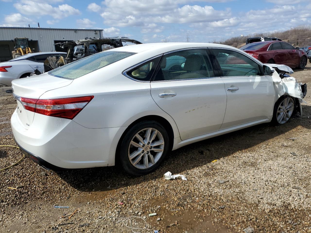 2013 TOYOTA Avalon