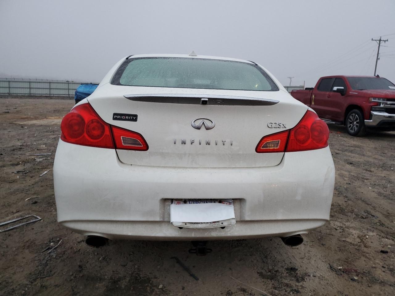 2011 INFINITI G25