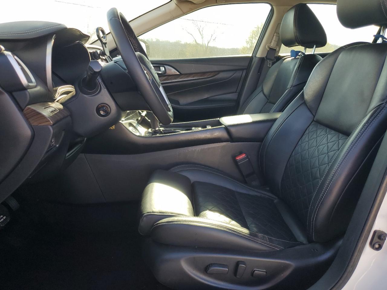 2017 NISSAN Maxima