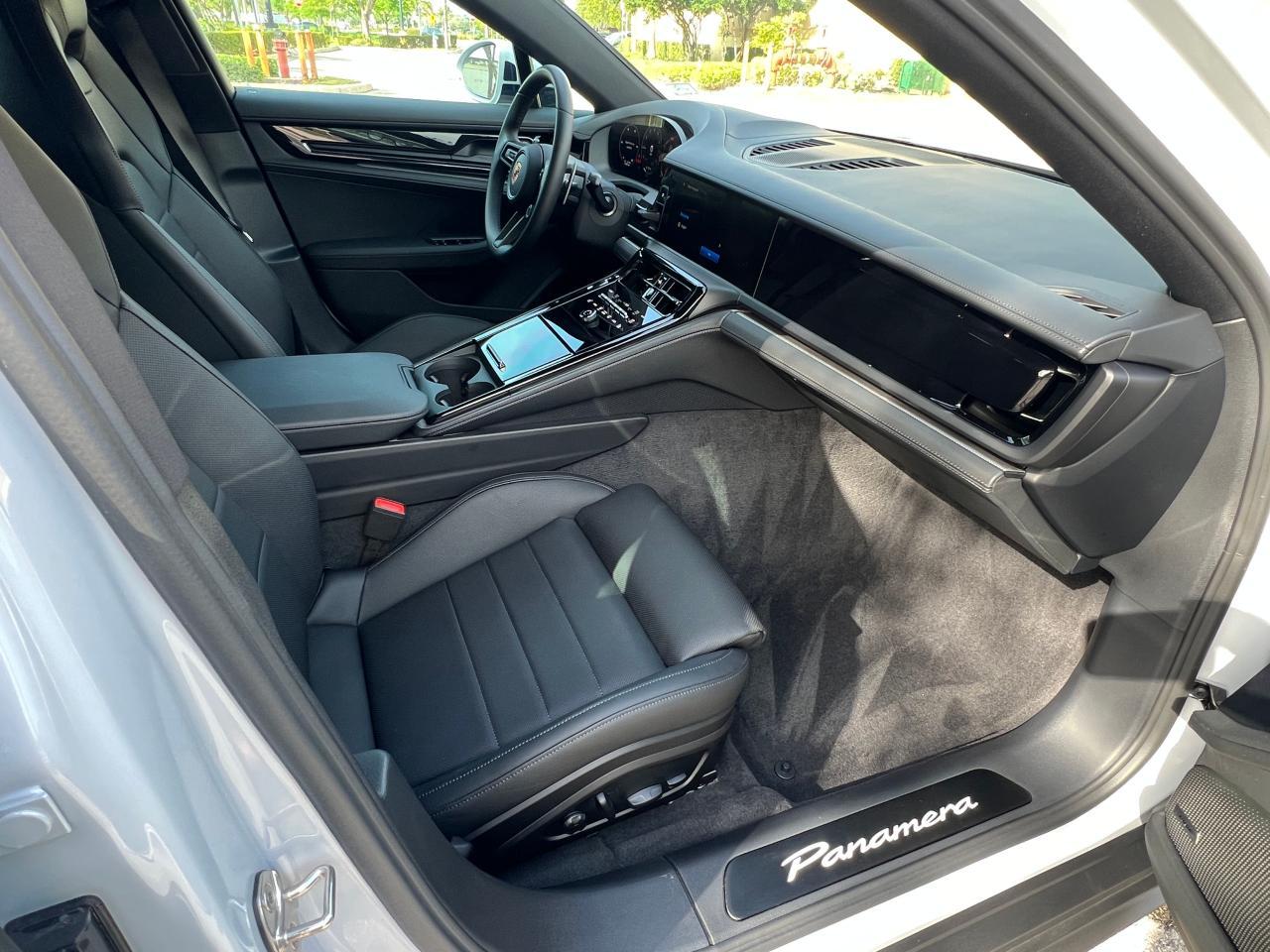 2024 PORSCHE Panamera