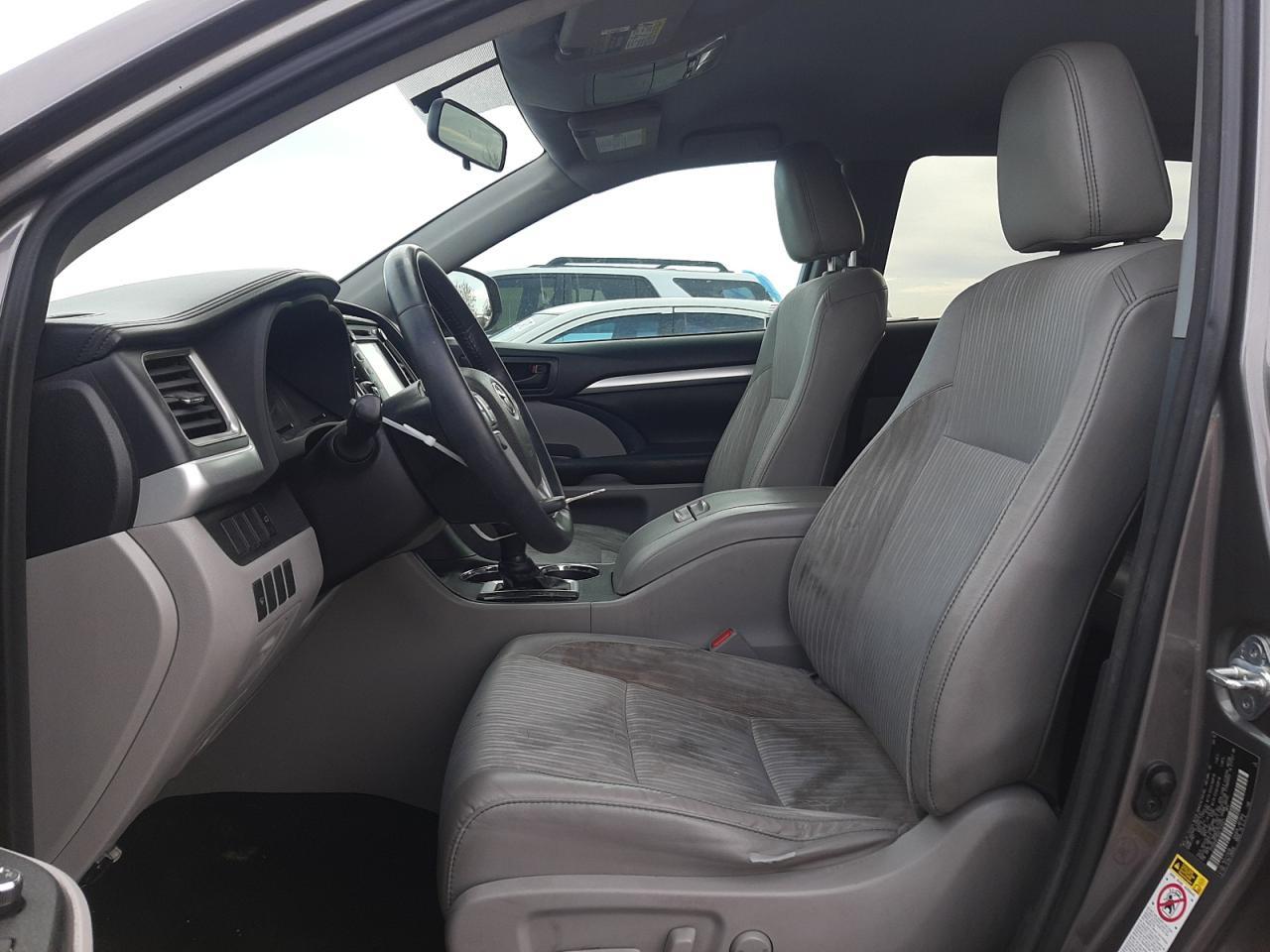 2016 TOYOTA HIGHLANDER
