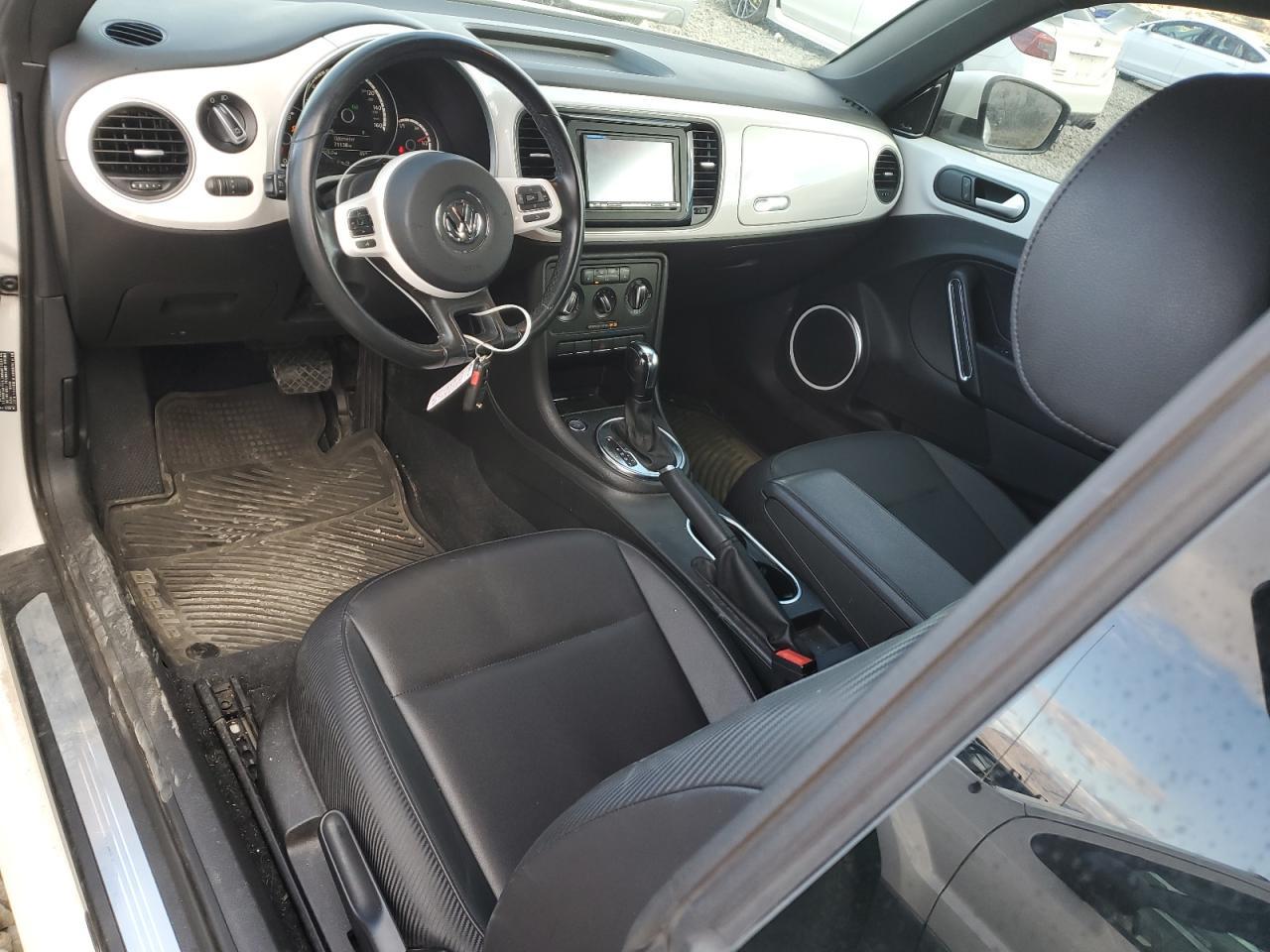 2013 VOLKSWAGEN Beetle