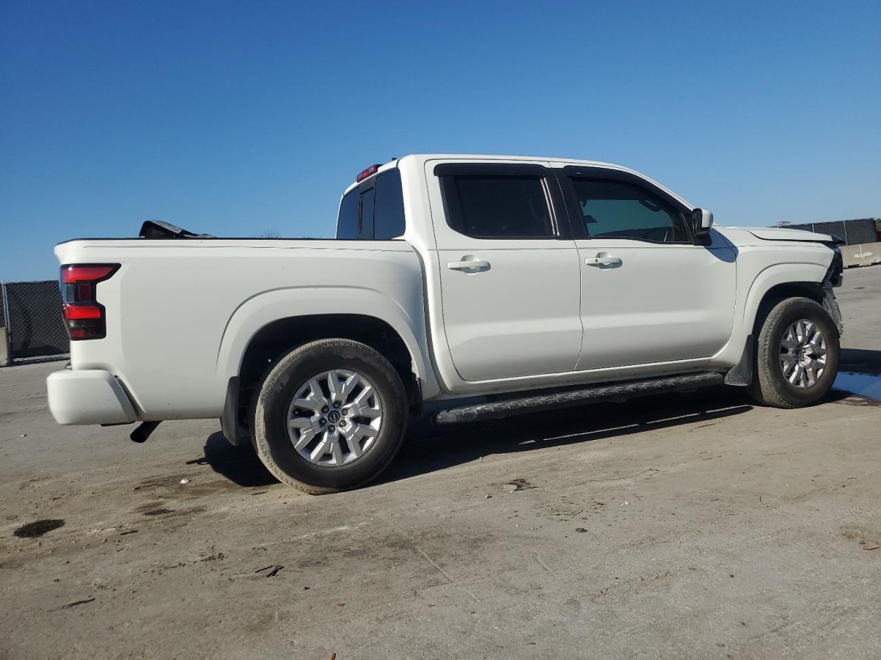 2022 NISSAN Frontier