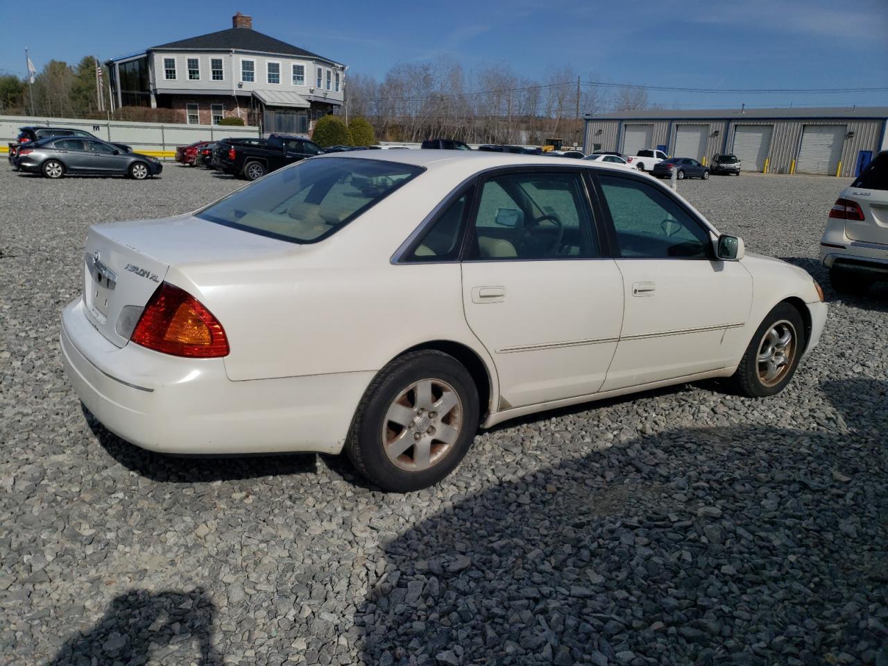2002 TOYOTA Avalon