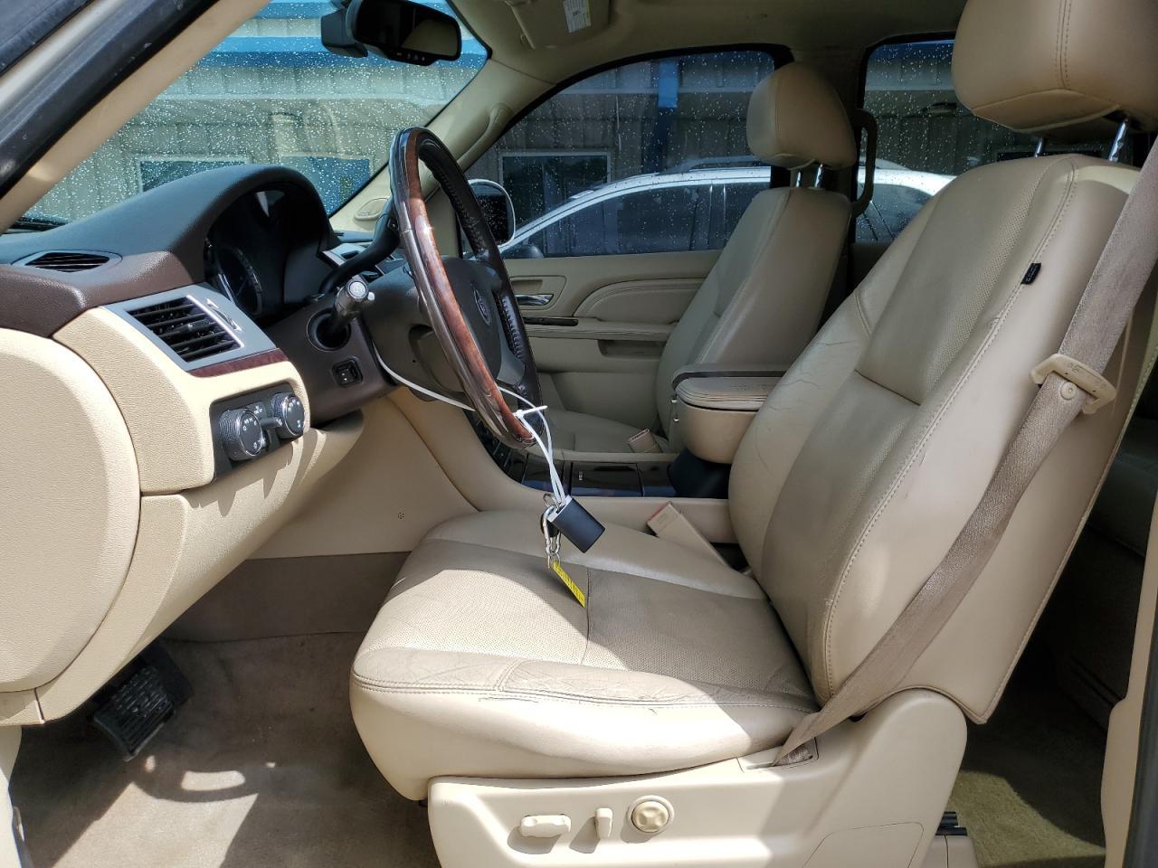 2010 CADILLAC ESCALADE