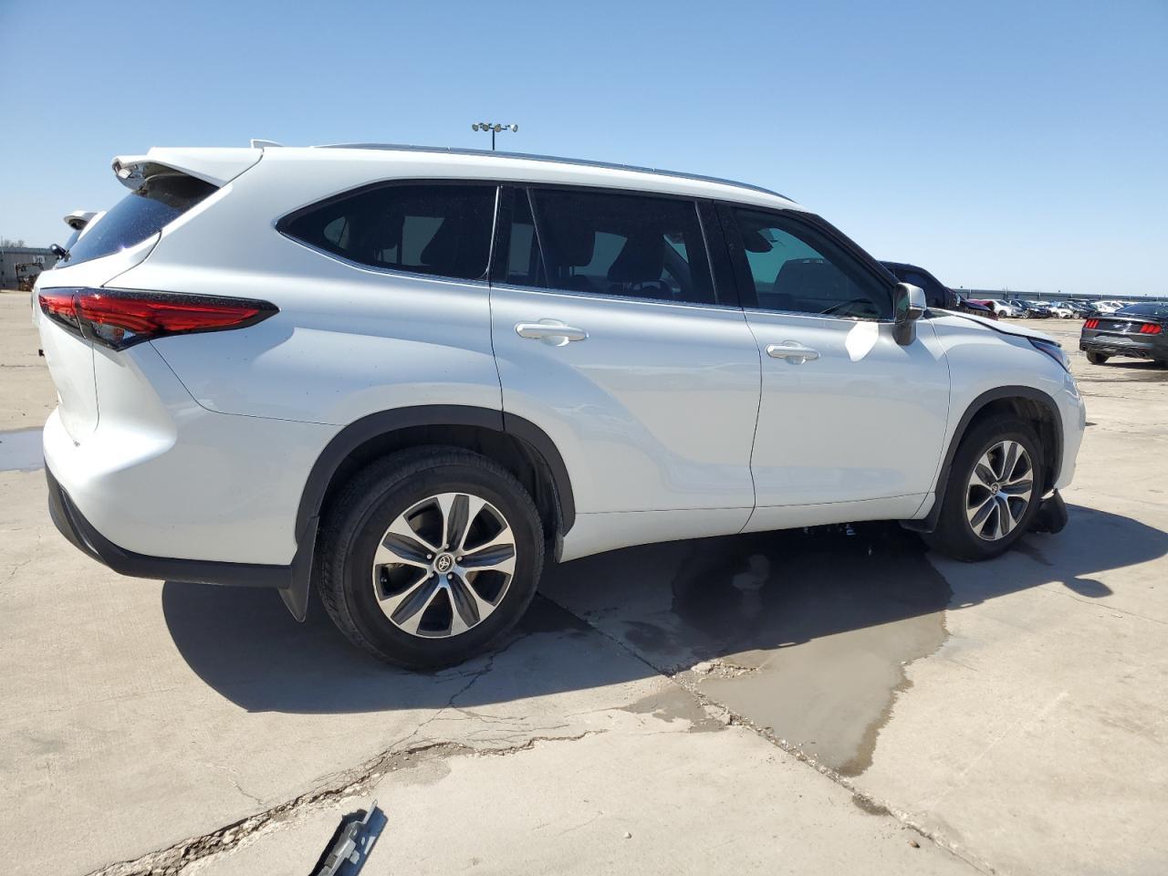 2022 TOYOTA HIGHLANDER