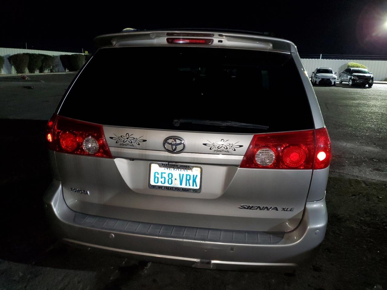 2009 TOYOTA SIENNA