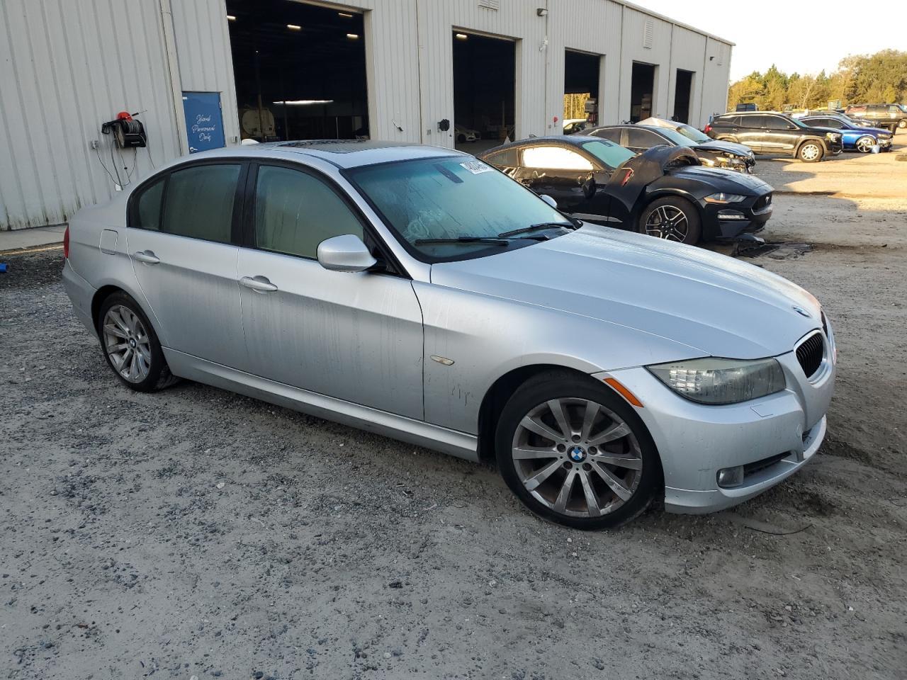 2011 BMW 3 SERIES