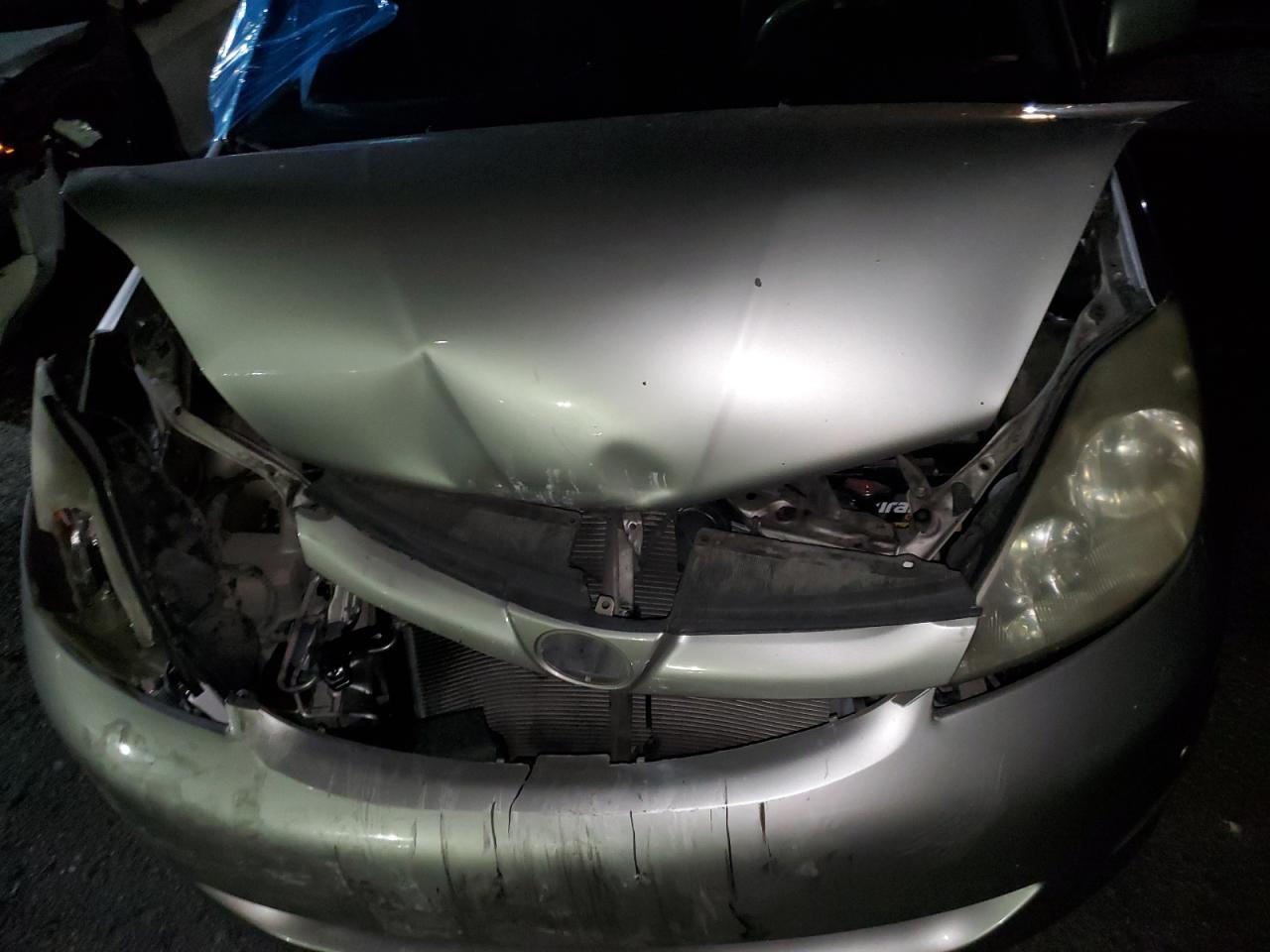 2009 TOYOTA SIENNA