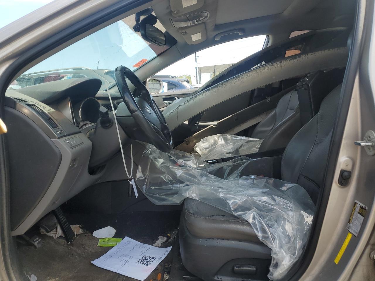 2011 HYUNDAI SONATA