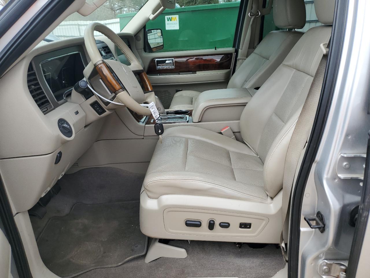 2012 LINCOLN Navigator