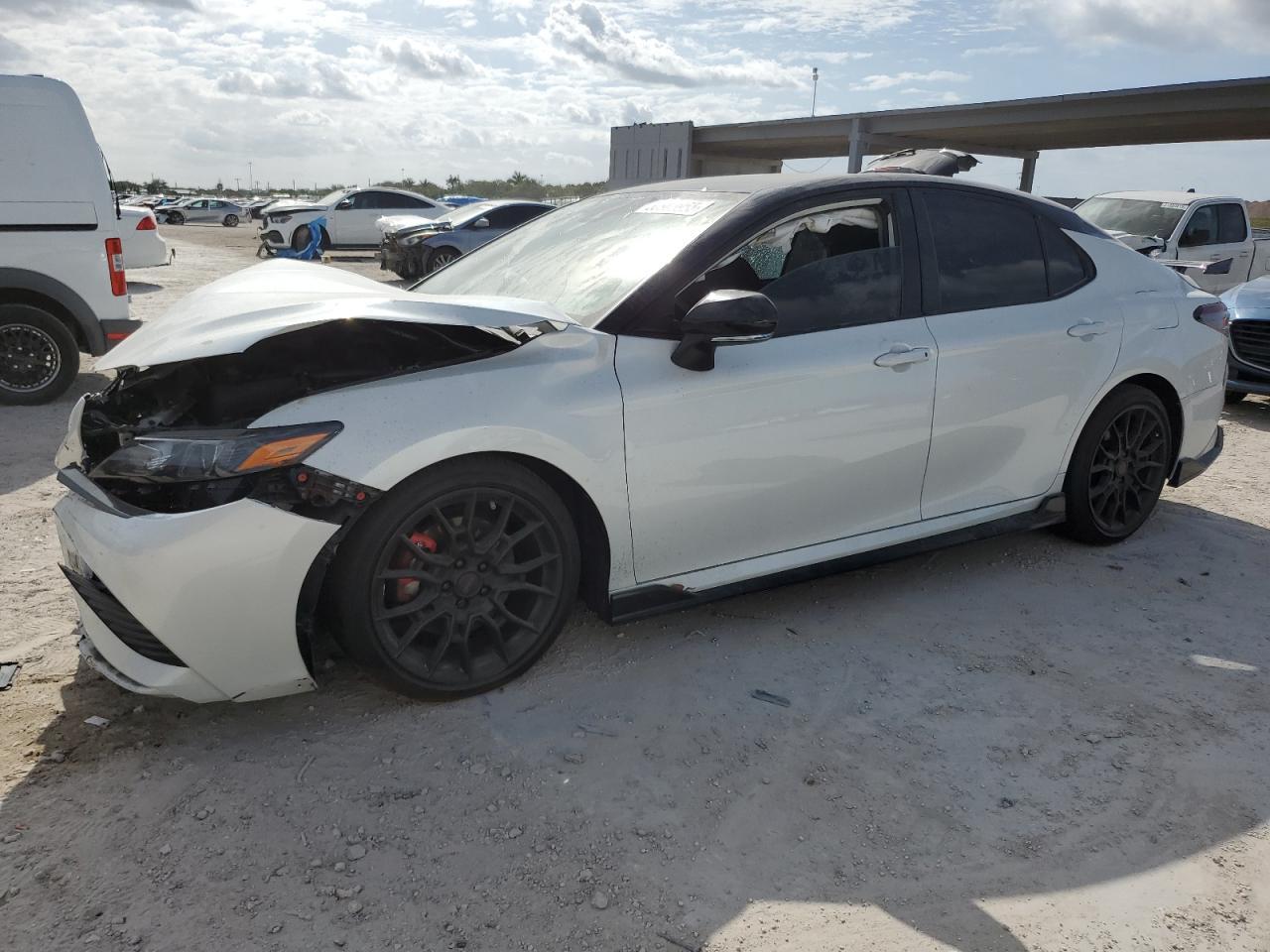 2022 TOYOTA CAMRY