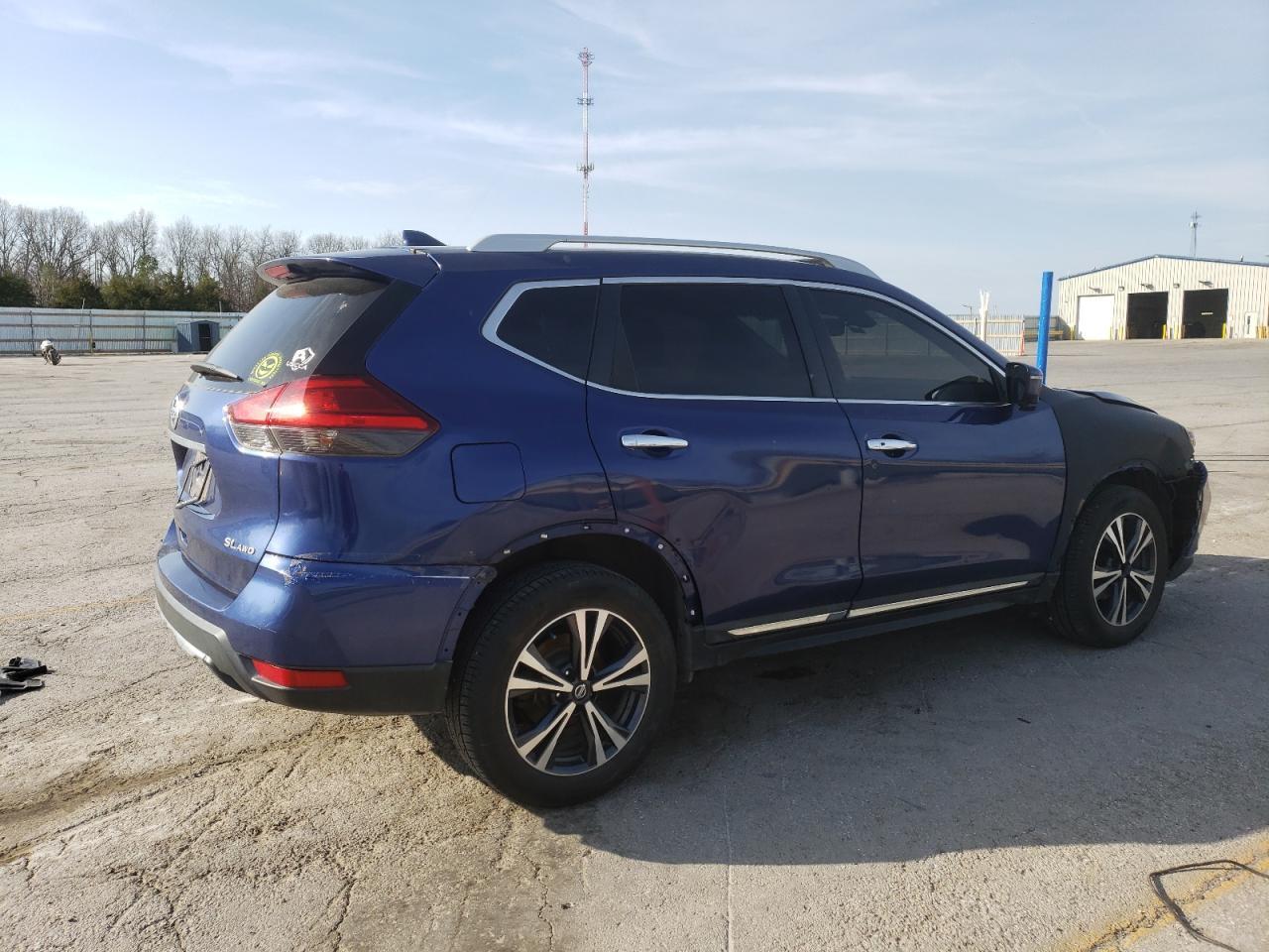 2017 NISSAN ROGUE