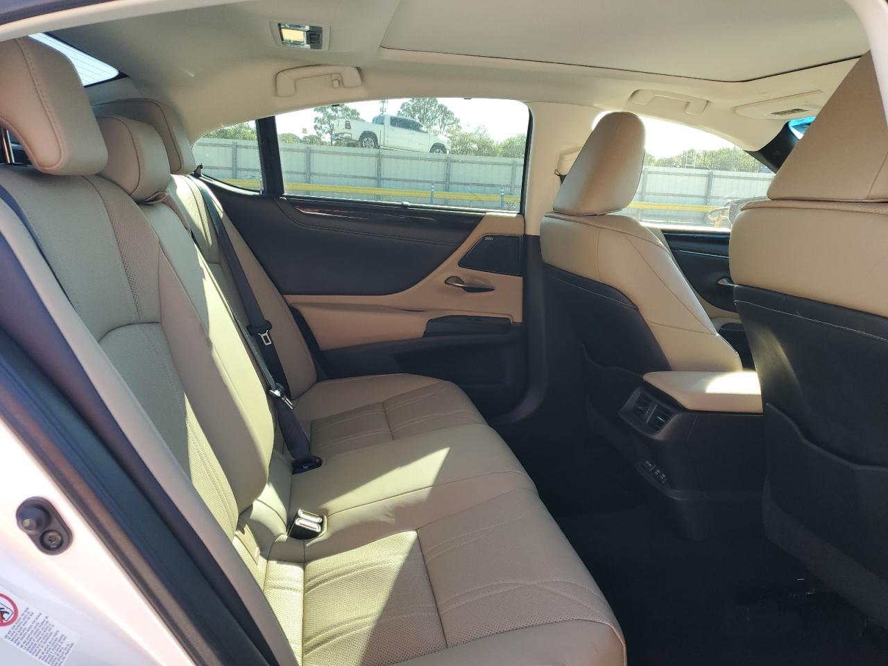 2019 LEXUS ES 350