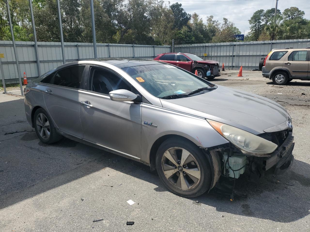 2011 HYUNDAI SONATA