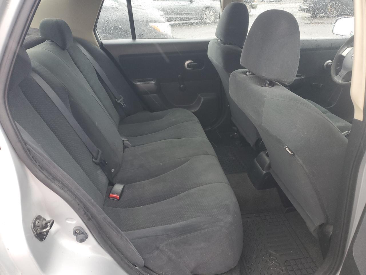 2011 NISSAN VERSA