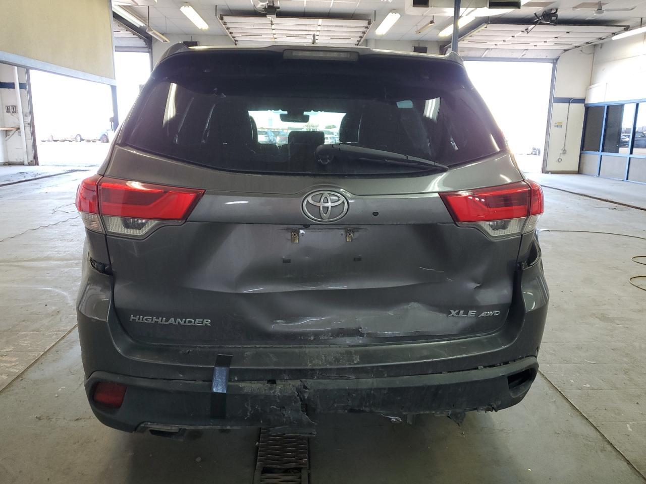 2017 TOYOTA HIGHLANDER
