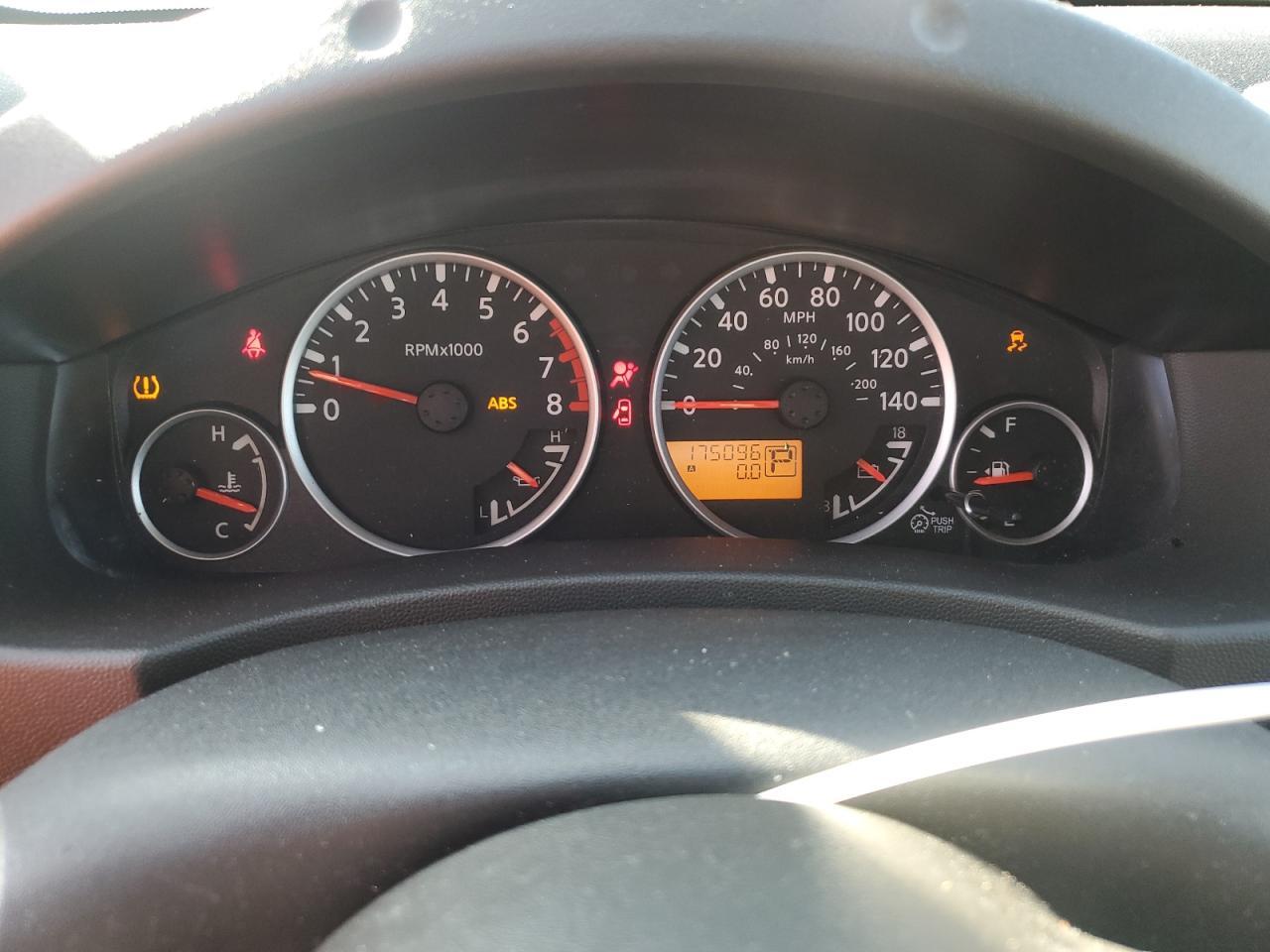 2012 NISSAN PATHFINDER