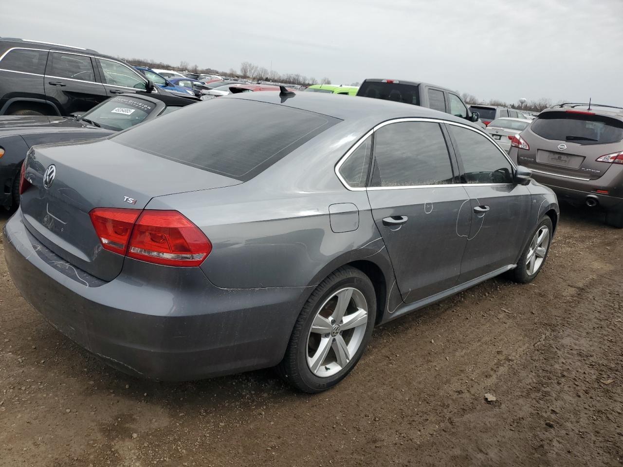2015 VOLKSWAGEN Passat