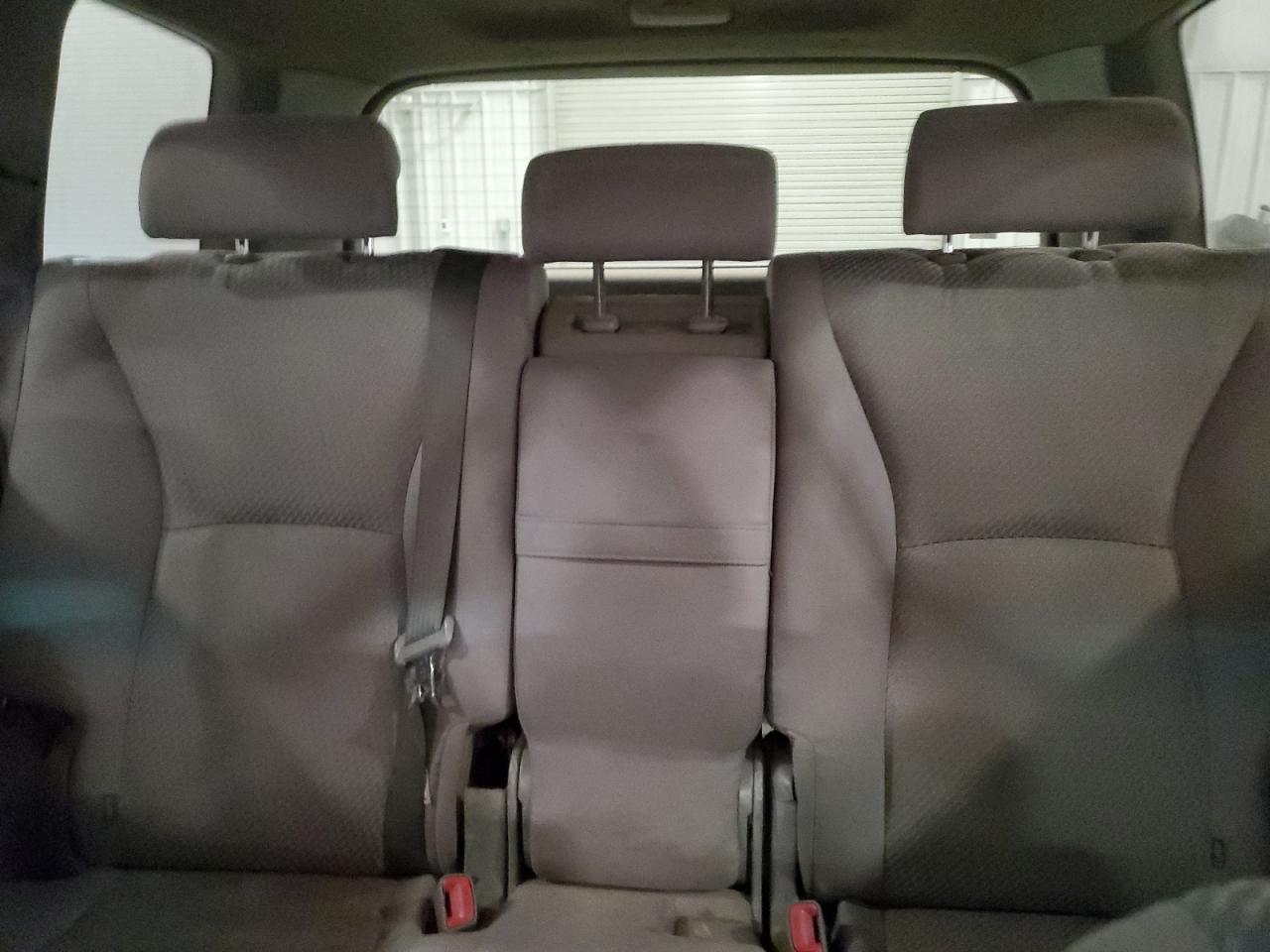 2004 TOYOTA HIGHLANDER