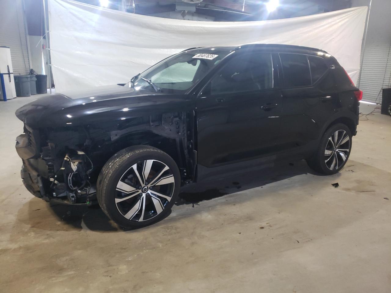 2021 VOLVO XC40