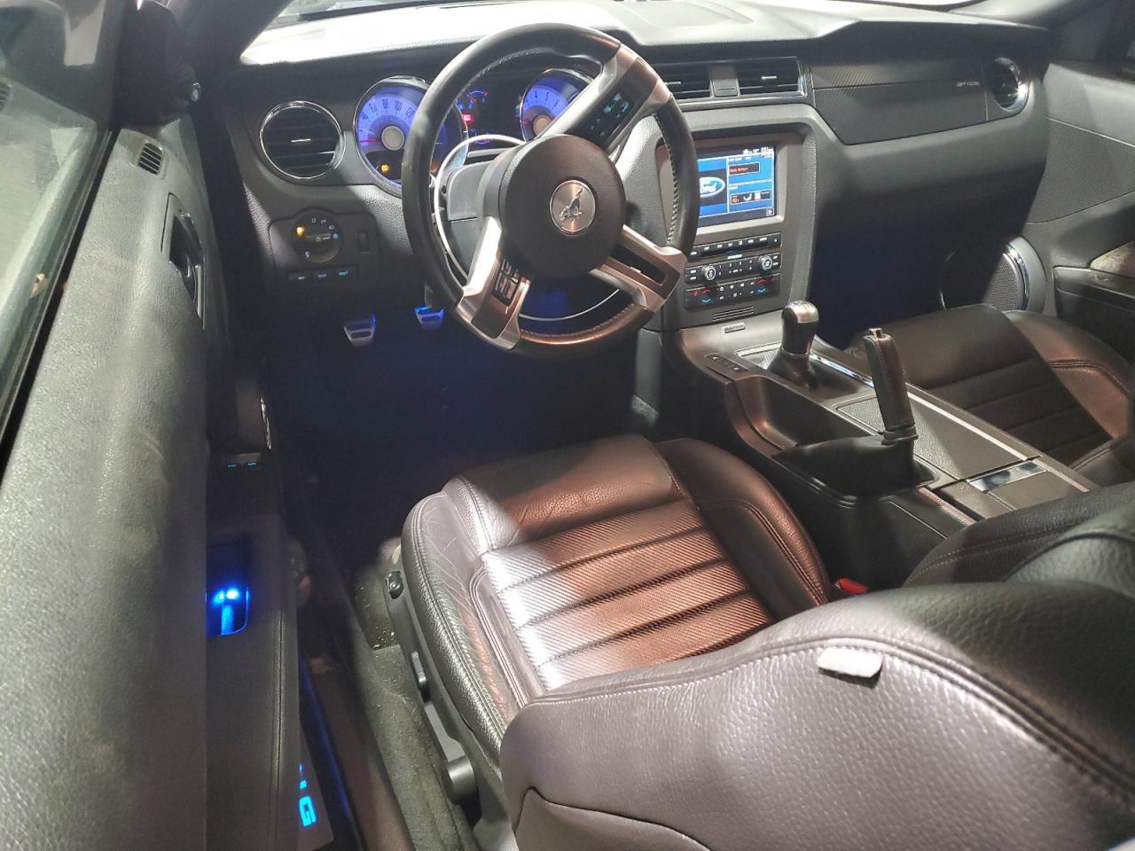 2011 FORD MUSTANG