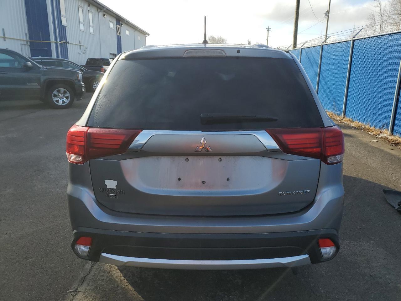 2016 MITSUBISHI outlander
