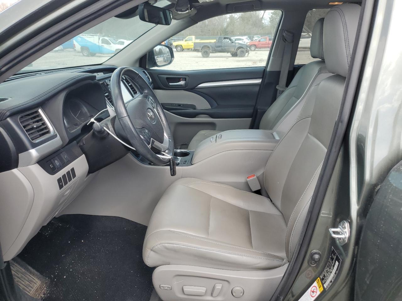 2017 TOYOTA HIGHLANDER