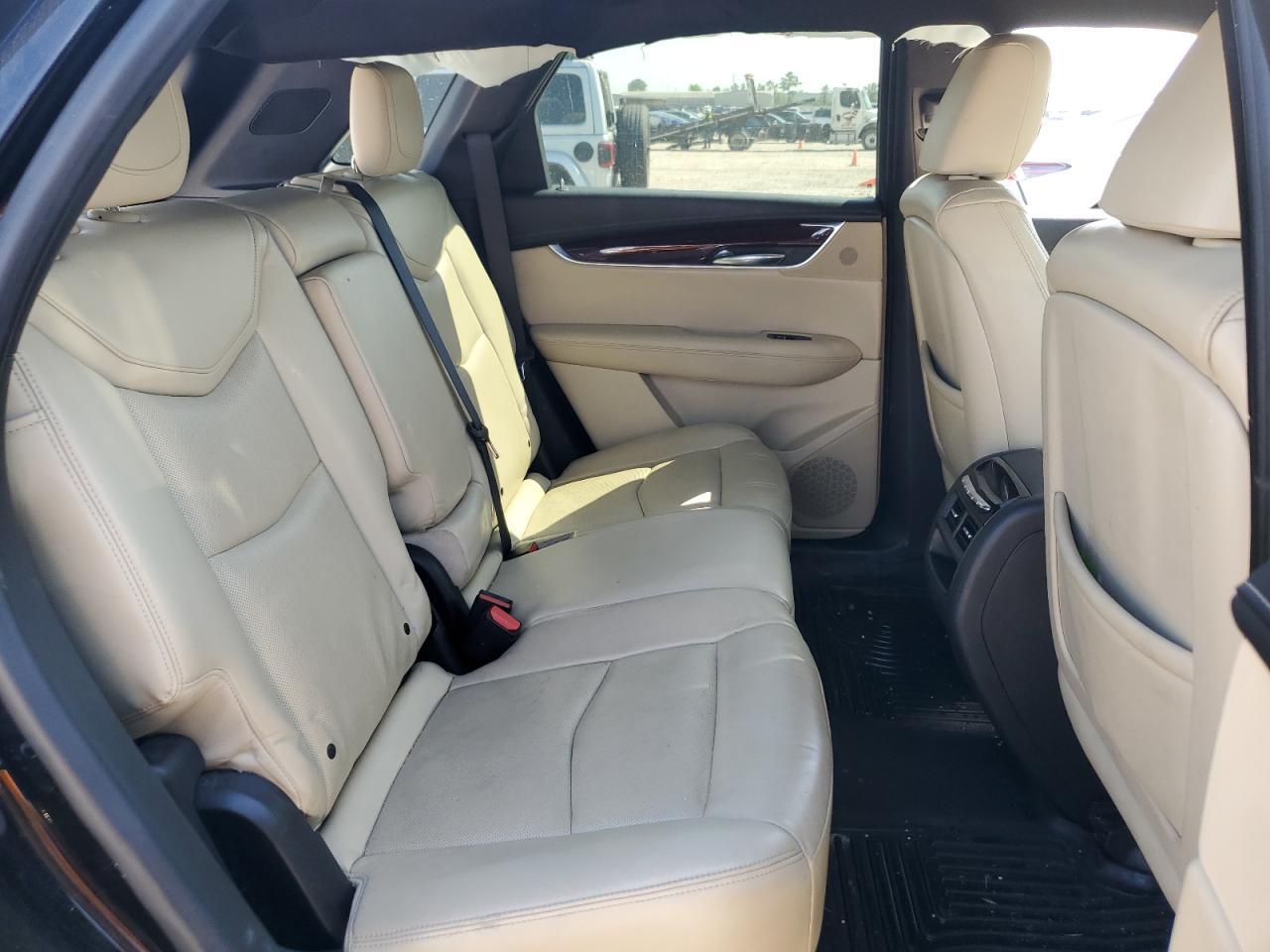 2017 CADILLAC XT5