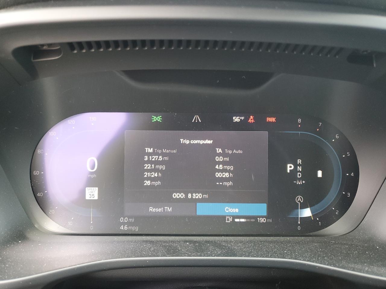 2024 VOLVO XC40