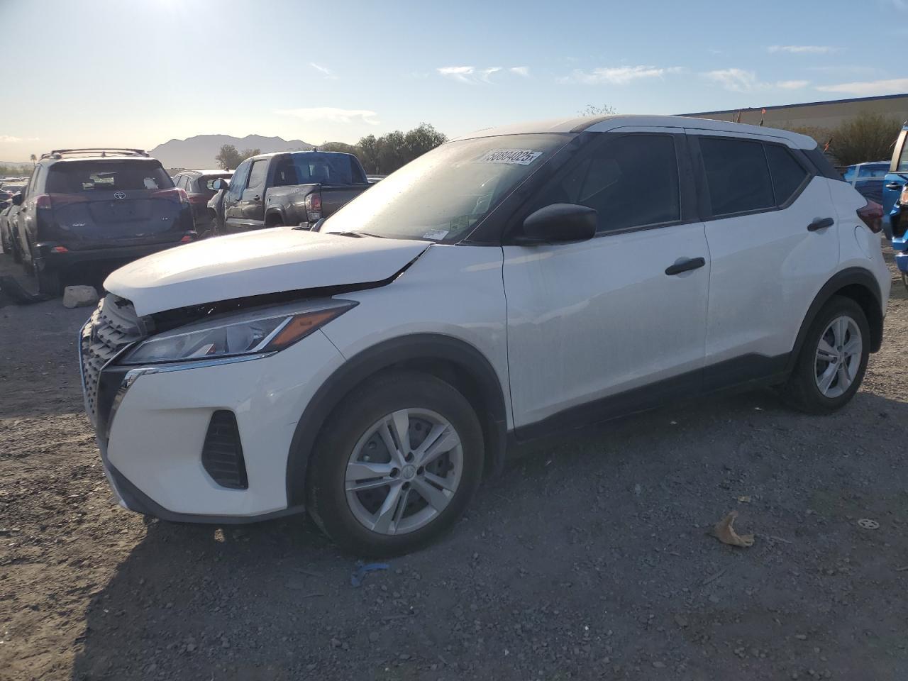 2024 NISSAN KICKS