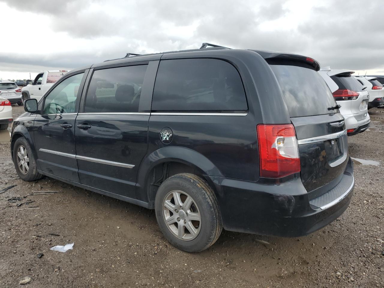 2012 CHRYSLER Town & Country