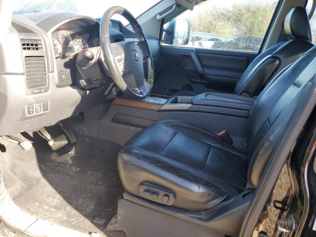 2012 NISSAN Titan